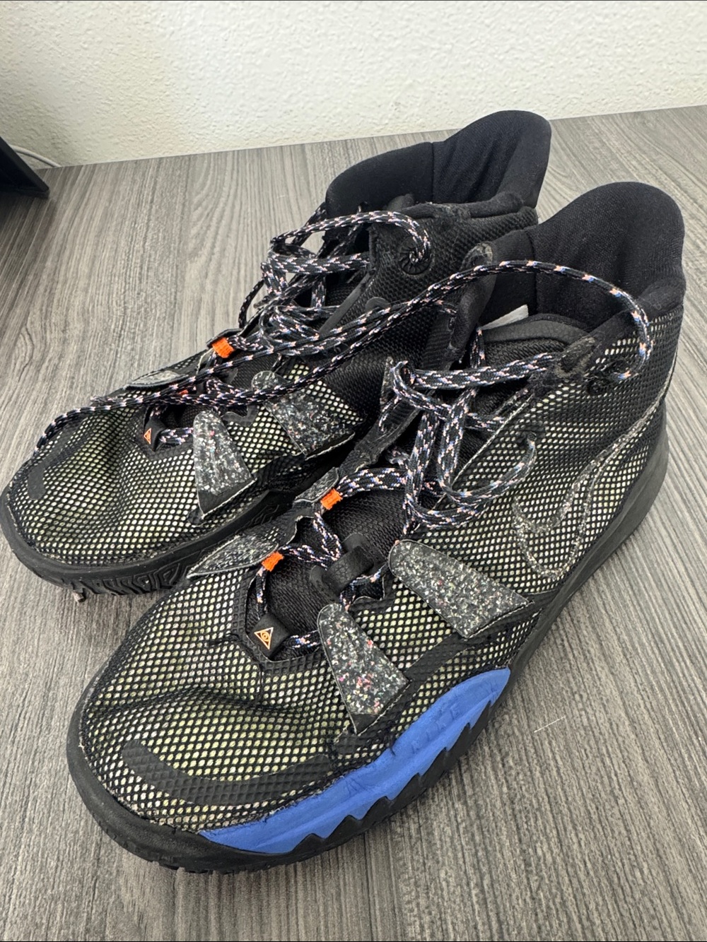 Youth Kyrie 7 Basketball Shoes- size 6